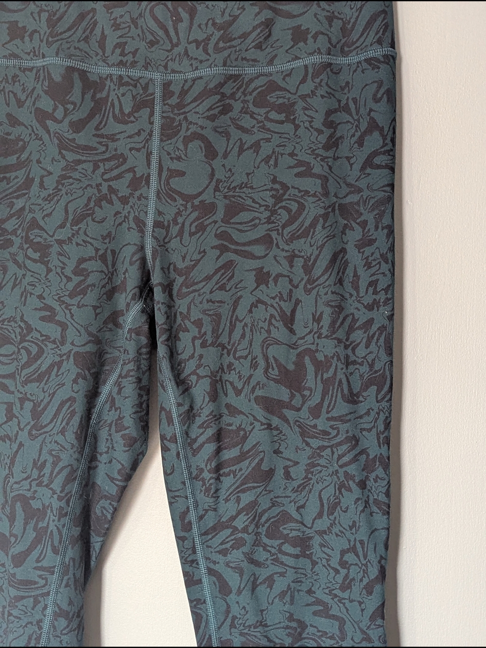 4/$10 ✨ Athletic Works Patterned Teal & Black High-Waist Leggings Women's - Picture 3 of 10